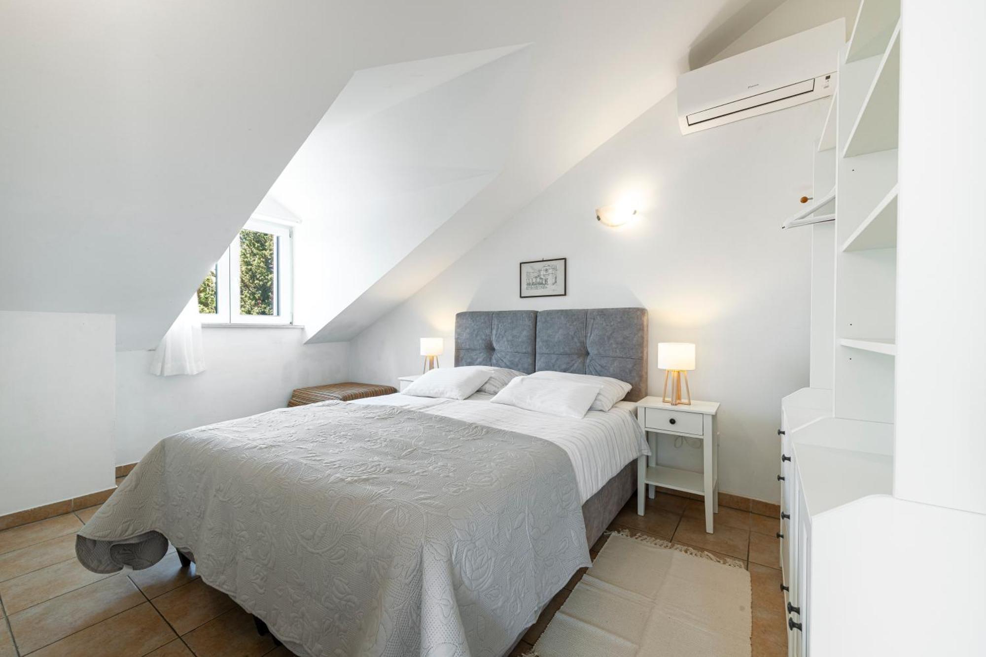Appartement 2 Chambres avec Balcon et Vue sur la Mer