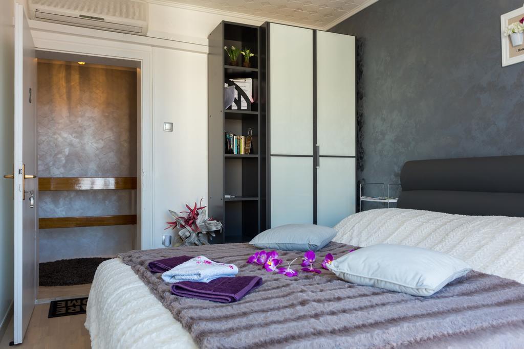 Chambre Lit Queen-Size avec Balcon